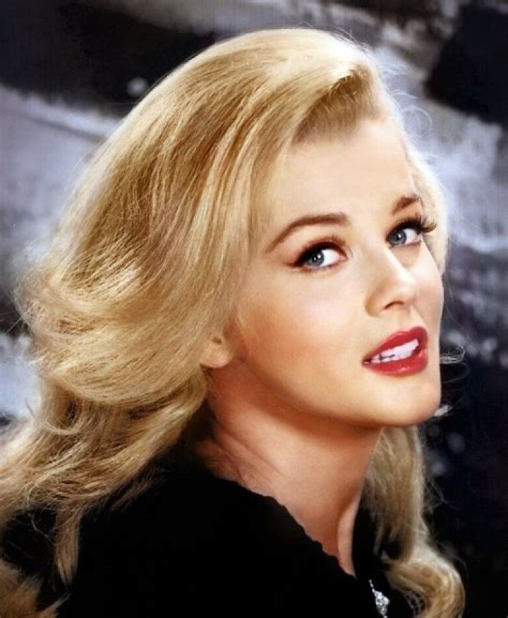 11 Blonde Hollywood Actresses In Their 30s Who Redefined Standards