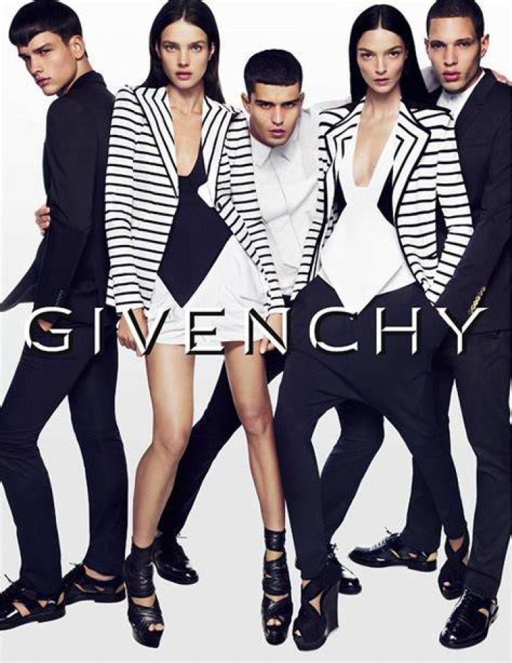 プロフィー GIVENCHY by Riccardo Tisci ジップフーディー します