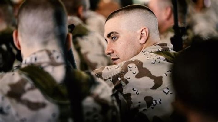 دانلود فیلم کله&zwnj;گنده (Jarhead) با زیرنویس چسبیده فارسی بدون سانسور