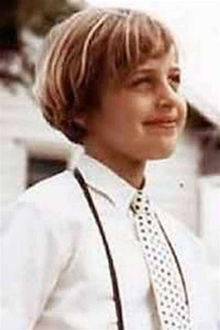 16 Pictures of Young Ellen DeGeneres Celebrity kids, Celebrity photos