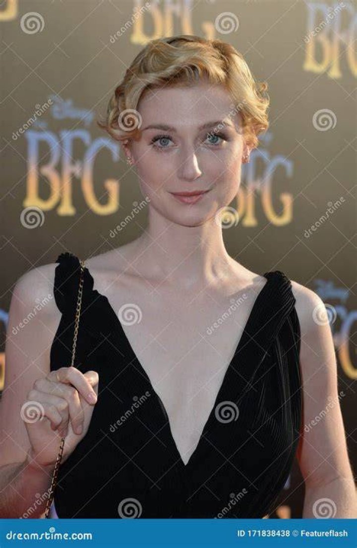 20+ Elizabeth Debicki Instagram Pictures