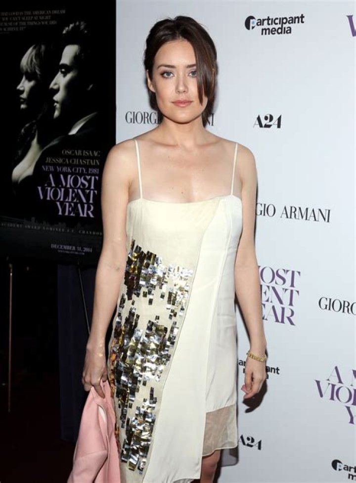 21+ Megan Boone Hot Bikini Pictures INCLUDE Swimsuit Pics