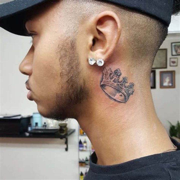 30 Crown Tattoos For Men Of Power Pulptastic