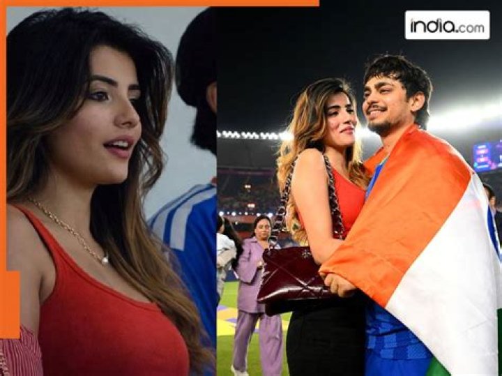 32 Hottest Aditi Hundia Photos, Bio Age The Viral Girl of IPL 2019 Final