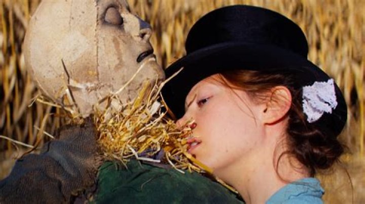 A Journey into the "Pearl Scarecrow Scene"
