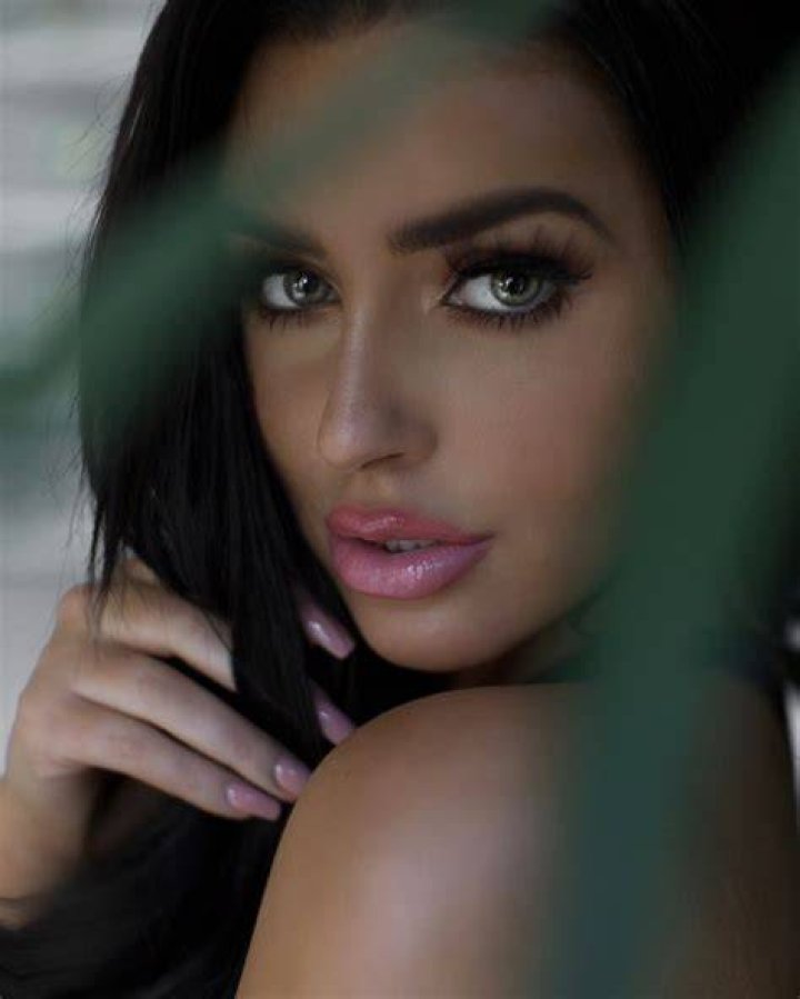 Abigail Ratchford Fans Page
