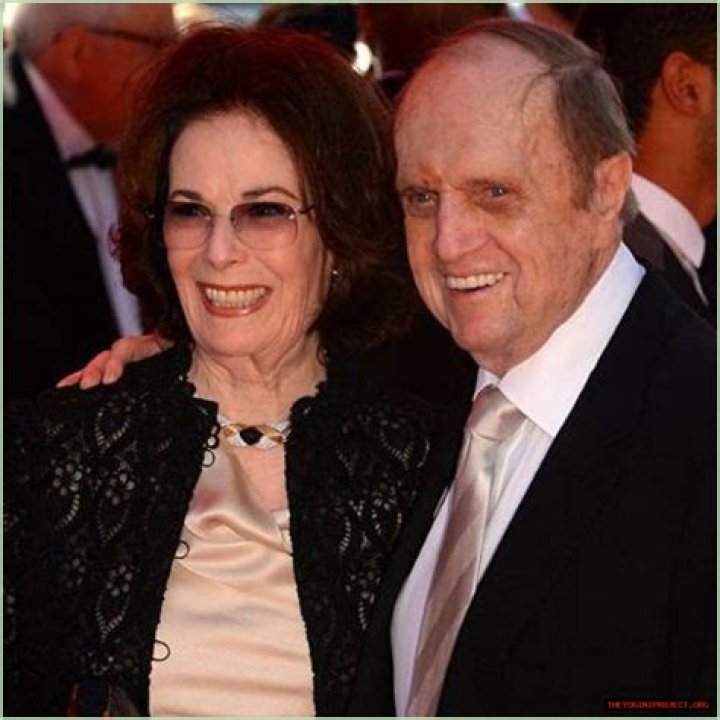 About Ginny Newhart married life, net worth, bio, height, and weight. ·
