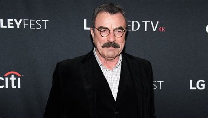 Actor Tom Selleck Leaves 2,020 Tip And Touching Note To Restaurant
