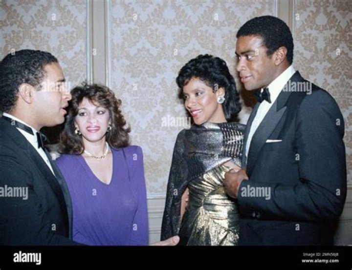Ahmad Rashad Biography, Age, Height, Wife, Net Worth, Family |
