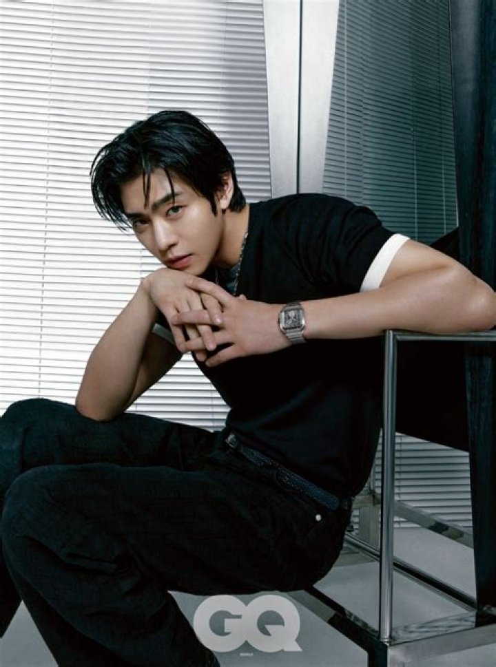 Ahn Hyo-seop dating 2024 profile