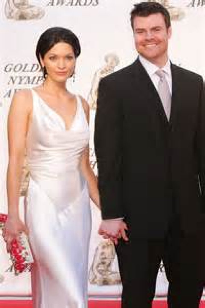 Alana De La Garza Michael Roberts / Alana de la garza (born june 18