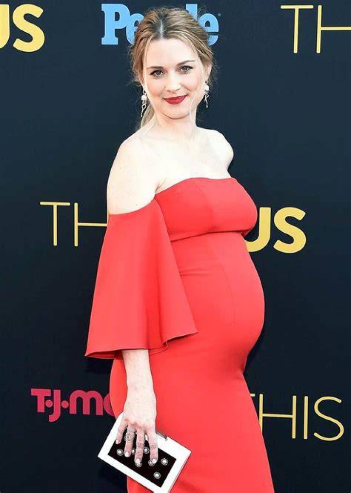 Alexandra Breckenridge Hiding Pregnancy on This Is Us