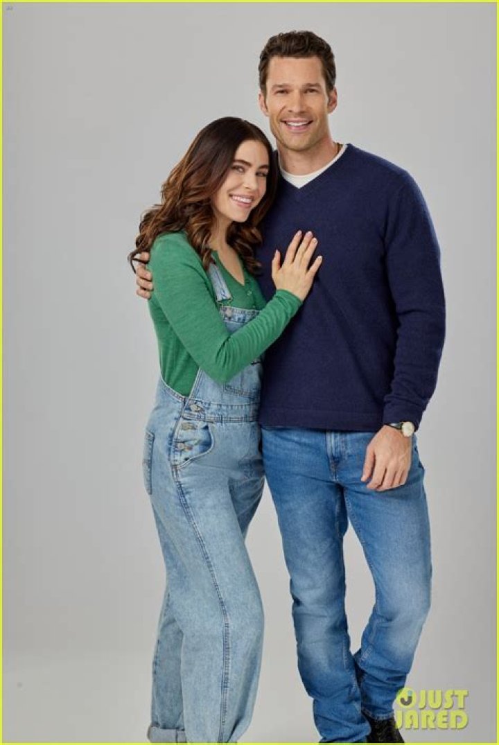 Alexandra Turshen Net Worth Height Family Age