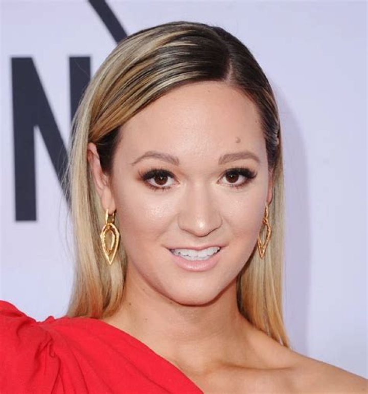 Alisha Marie from 2017 American Music Awards Red Carpet Fashion E! News