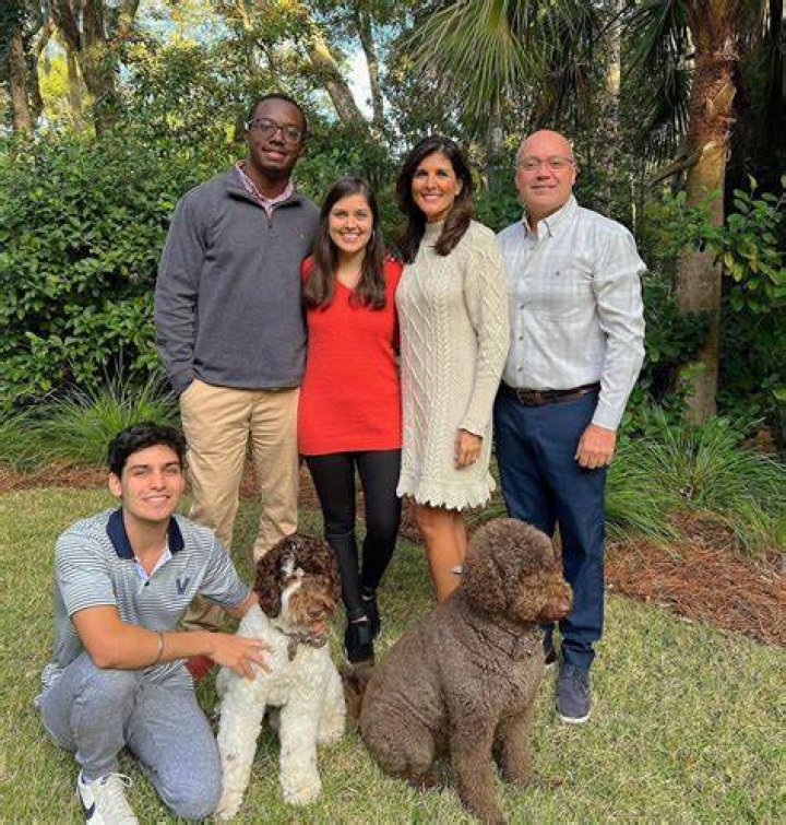 Alison Lee family, husband, children, parents, siblings