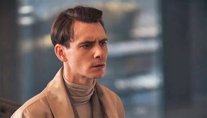 All About Harry Lloyd Age, Height, Net Worth, Wife, Children, Wiki