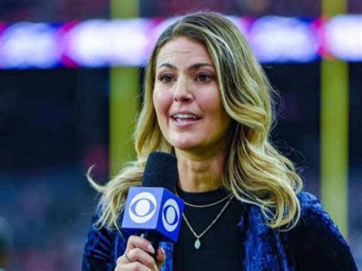 Amanda Balionis Net Worth 2023, Bio, Life, Career The Frisky