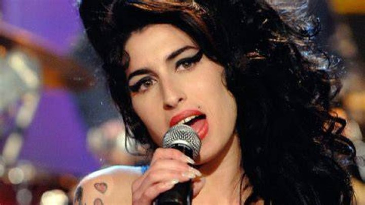 Amy Winehouse Net Worth | ZBlogL
