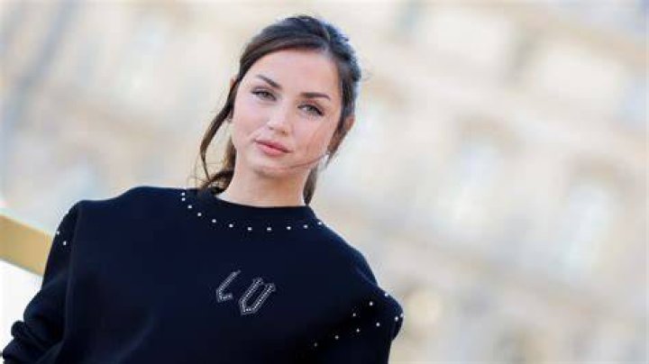Ana de Armas se luce en bikini y conquista una vez más a sus fans