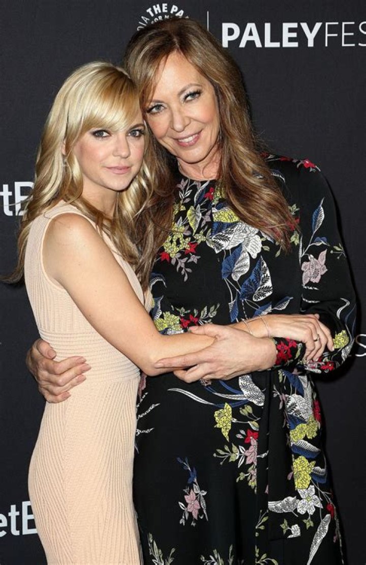 Anna Faris Is Indeed Engaged To Michael Barrett, Allison Janey Says