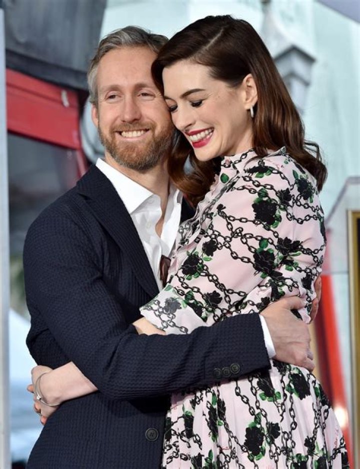 Anne Hathaway and Adam Shulman Celebrity wedding dresses, Anne