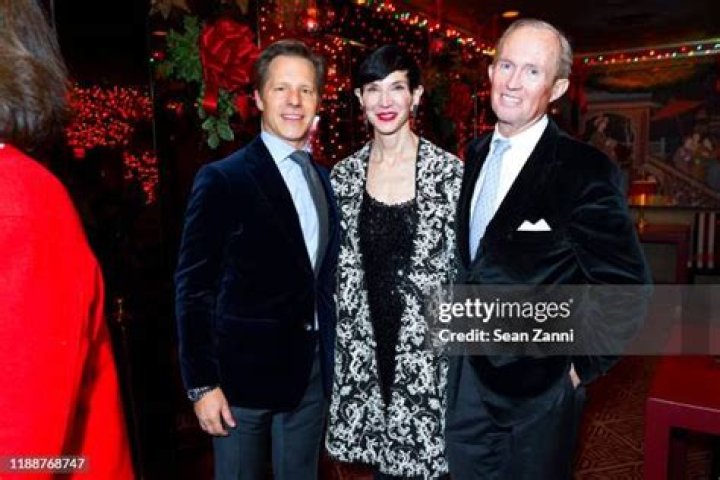 Anne Hearst McInerney, Jay McInerney and George Farias Host Christmas Cheer