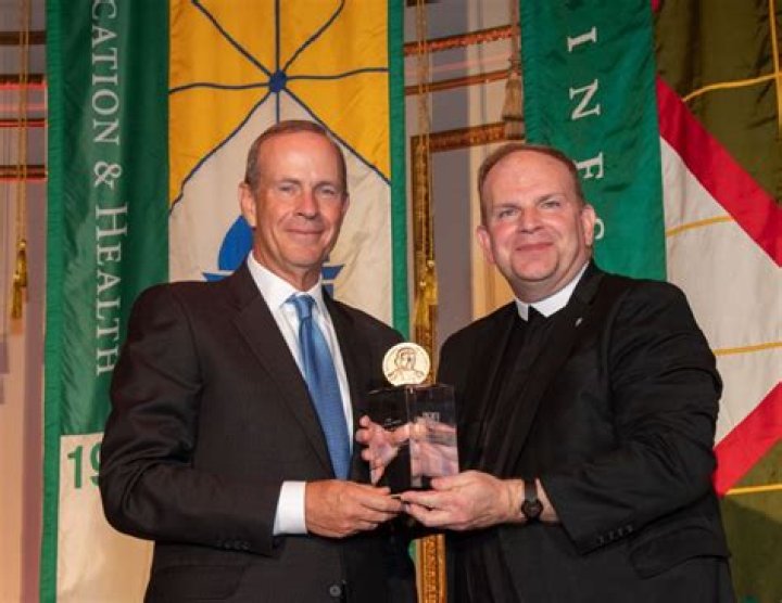 Annual De La Salle Medal Dinner Honors AmEx Vice Chairman Stephen J