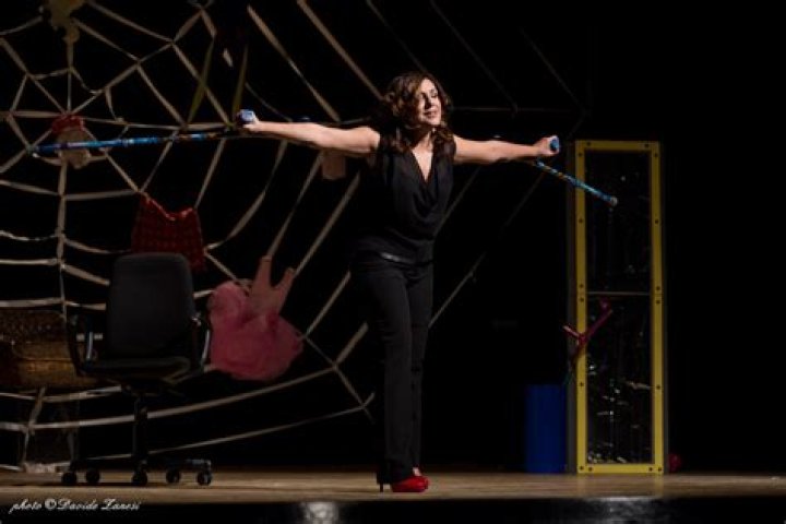 Antonella Ferrari, sul palco una donna pi&ugrave; forte di tutto Retroscena