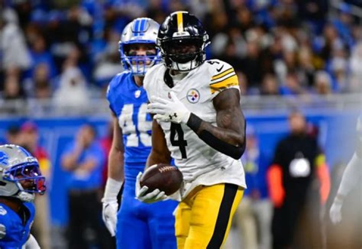 Antonio Brown Blasts Michael Irvin In New Twitter Rant