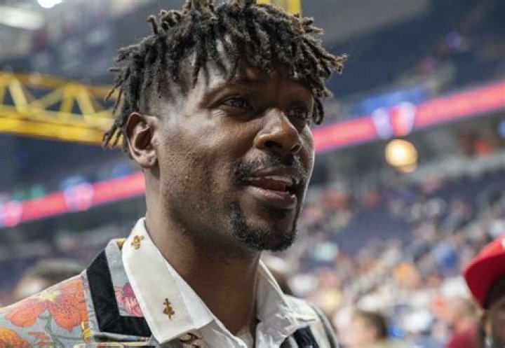 Antonio Brown's fall as fast as his rise in NFL AP News