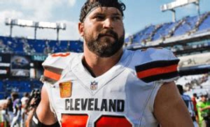 Are Joe Thomas And Zach Thomas Related? Family And Net Worth Difference |