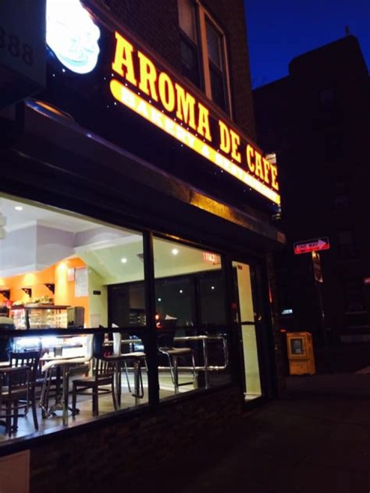 Aroma de Cafe Bakery Restaurant Restaurant in Queens / Menus & Photos