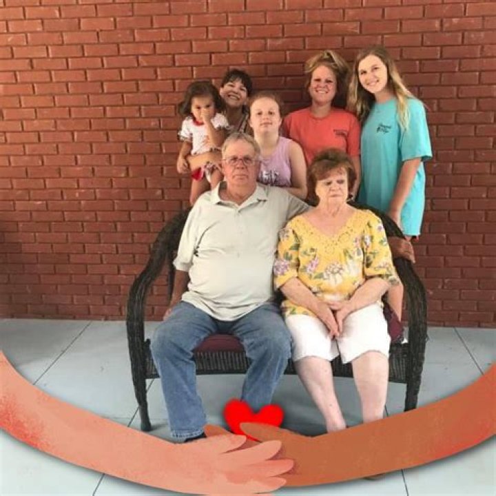 Avah Bennett - Age, Family, Bio |