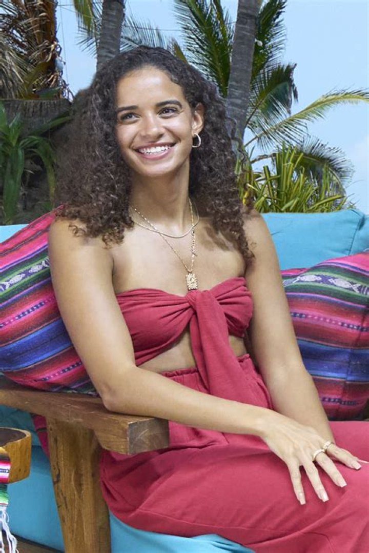Bachelor In Paradise Olivia falls for 'chivalrous' Michael but forgets his name |