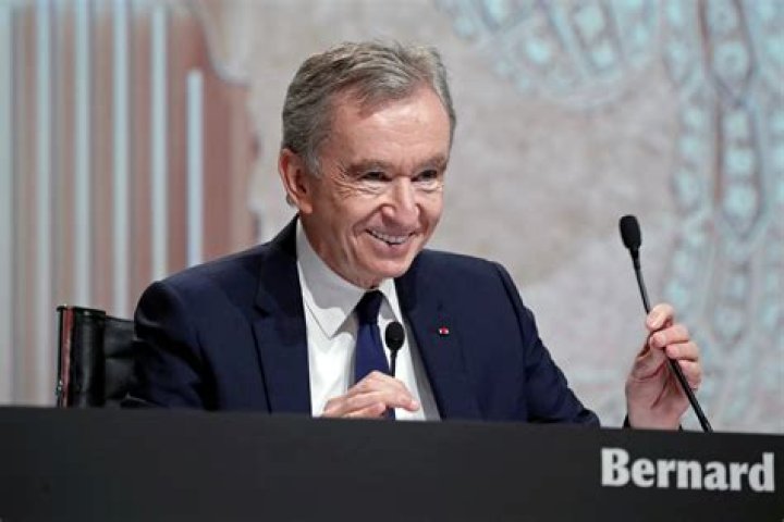 Bernard Arnault se convierte en el tercer cienmilmillonario de la