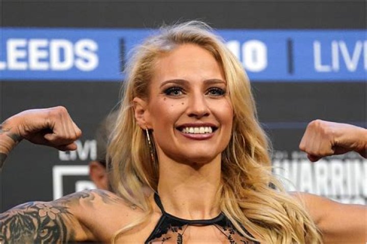 Boxing Ebanie Bridges takes lingerie weighins to the next level by