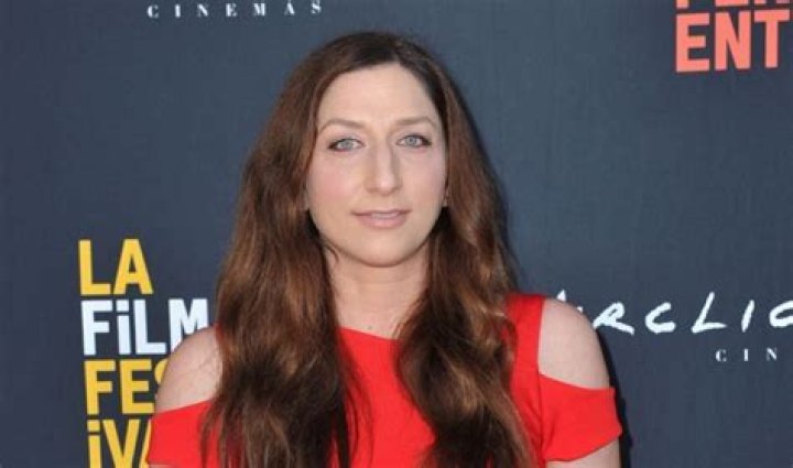 Brooklyn Nine-Nine actress Chelsea Peretti is married to Jordan Peel. ·
