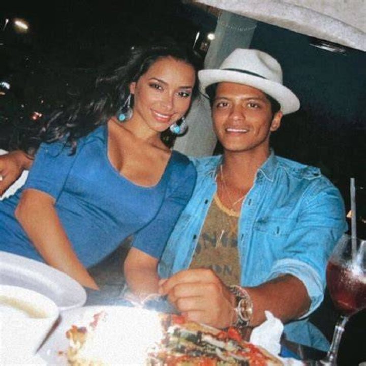 Bruno Mars’ Relationship with Girlfriend Jessica Caban Reportedly in Shambles