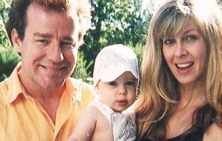 Brynn Hartman - Bio, Facts, Family Life of Phil Hartman's Wife 3 Brynn Hartman American former actress & model with her husband Phil Hartman and their son Sean Edward Hartman
