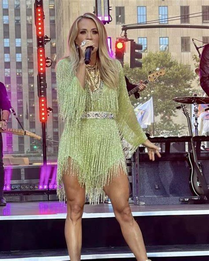 Carrie Underwood Carrie underwood style, Cute outfits for school