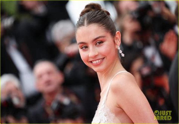 Carys Zeta Douglas Bio, Facts, Family Life of Daughter of Catherine