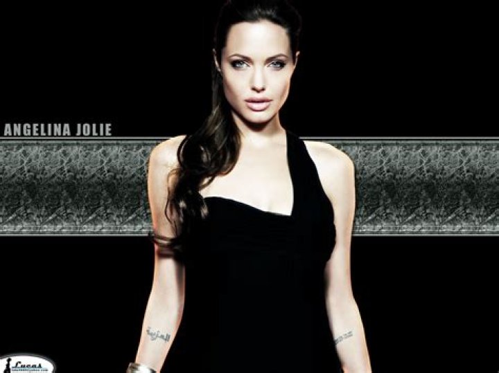 Celebrity Angelina Jolie Wallpaper