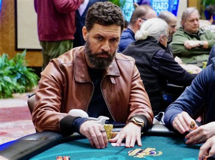 Championship Day 1A Dimitri Vorbe Knocks Out a Player Seminole Hard