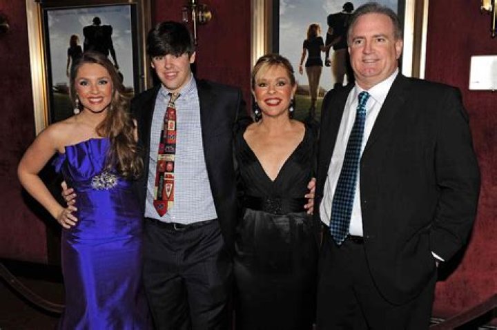 Collins Tuohy Parents Sean And Leigh Anne: Michael Oher Sister