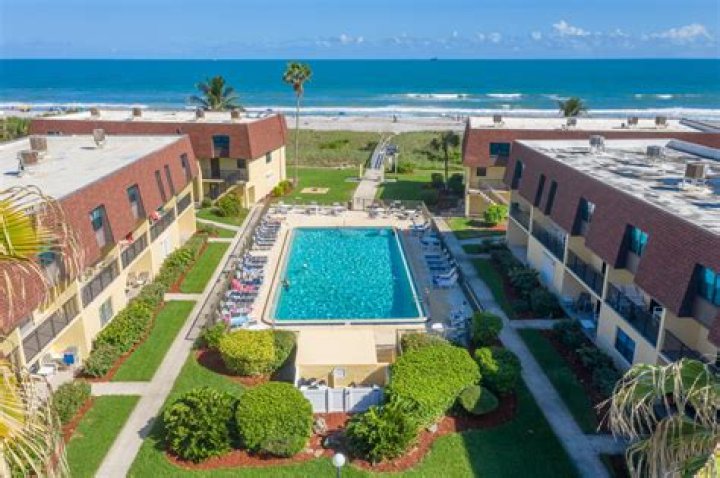 Cozy Cocoa Beach Club Rentals in Cocoa Beach, Florida Stay In Cocoa Beach