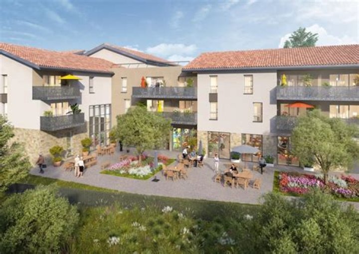 Current Residence, Carmelo-maika