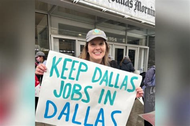 Dallas Morning News Fires Reporter for Calling Mayor 'Bruh' on Twitter