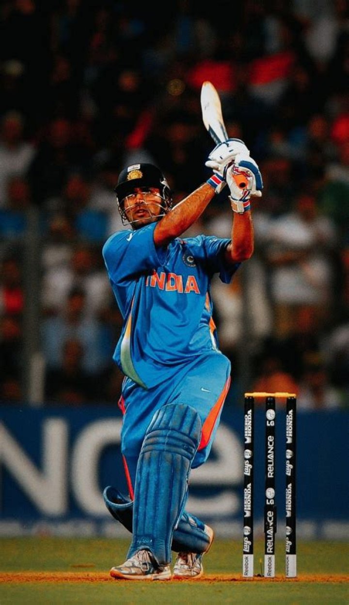 Dhoni's Girlfriend's Picture Revealed For The First Time, You Will Be
