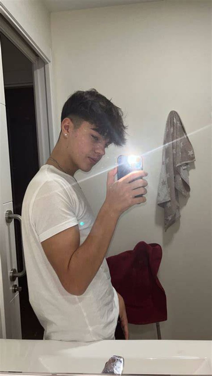 Discover Cute Guys on Snapchat