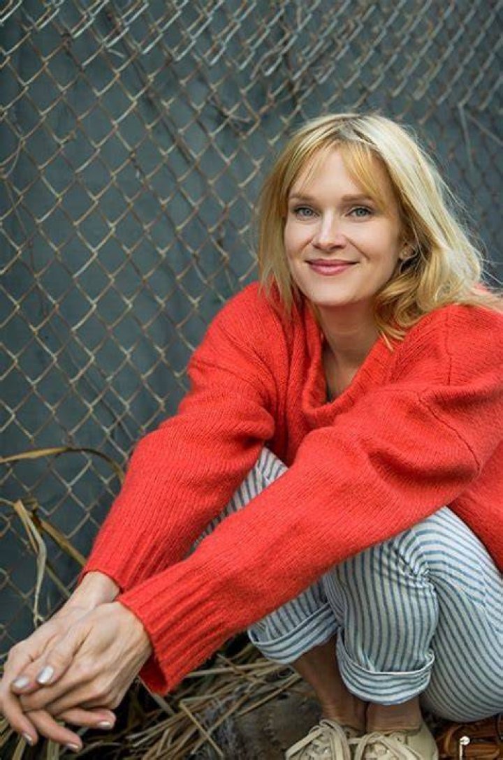 Discover The Enchanting World Of Nicholle Tom